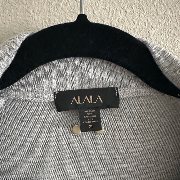 Never worn Alala Rise Quarter Zip Sweater - Picture 6 of 9